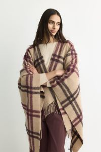 PONCHO_ALLIE