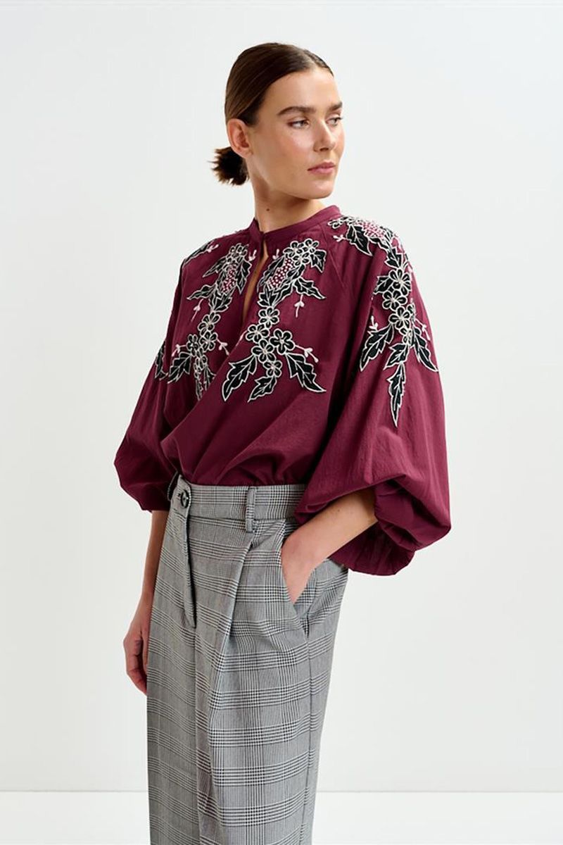 Essentiel antwerp ISHIMBAY