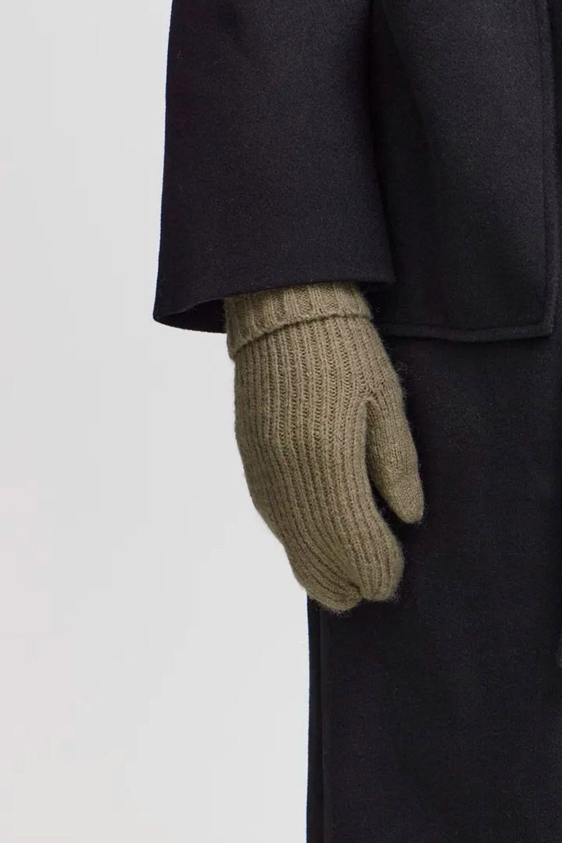 20112672 IAIVO MITTEN